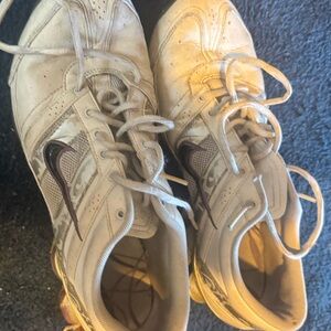 women's nikes size 9.5